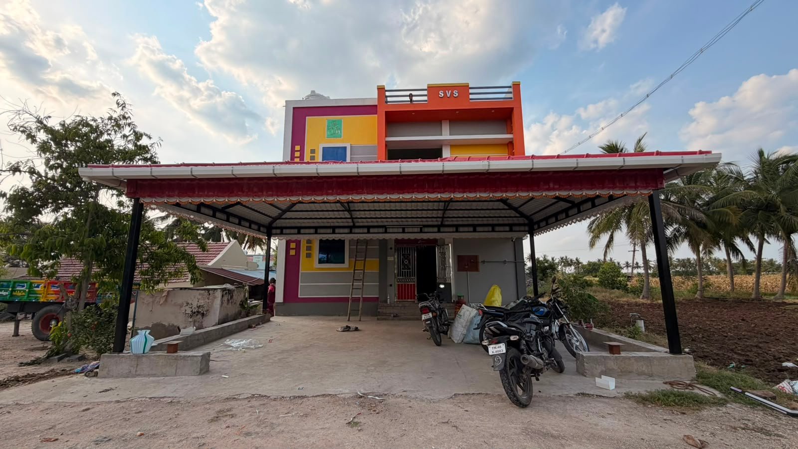 Colorful Residence Wide-Span Canopy